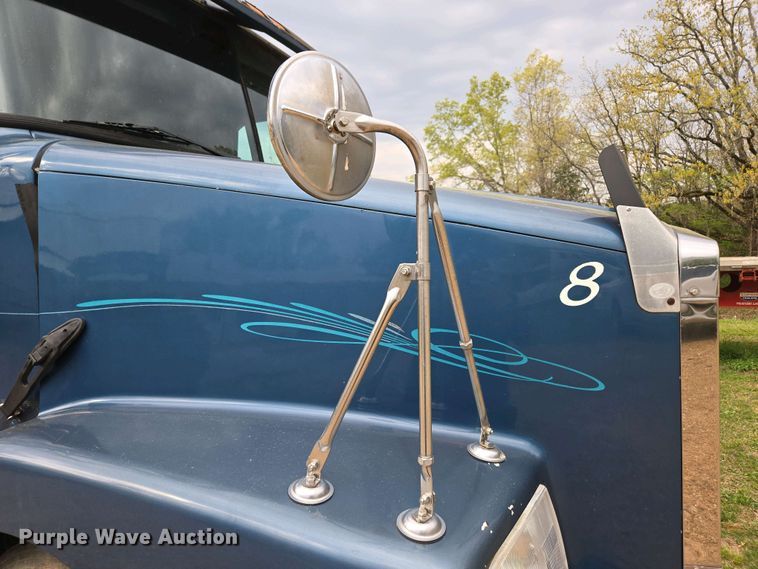 image for item DP6340 1996 Volvo semi truck