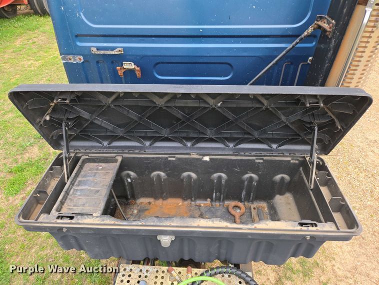 image for item DP6340 1996 Volvo semi truck