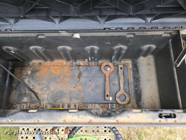 image for item DP6340 1996 Volvo semi truck