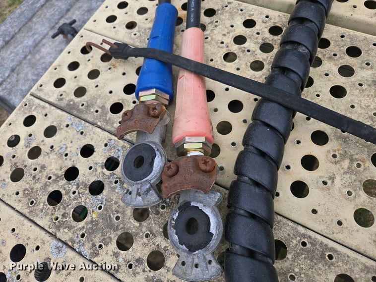 image for item DP6340 1996 Volvo semi truck