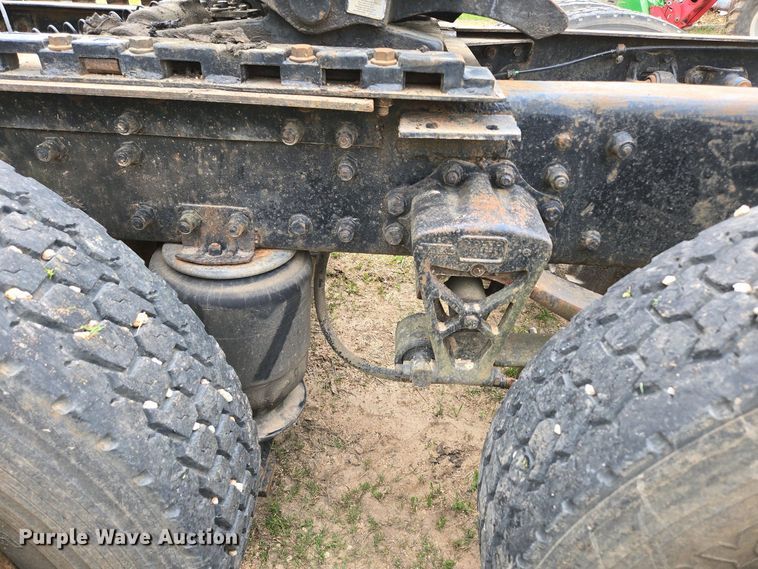 image for item DP6340 1996 Volvo semi truck