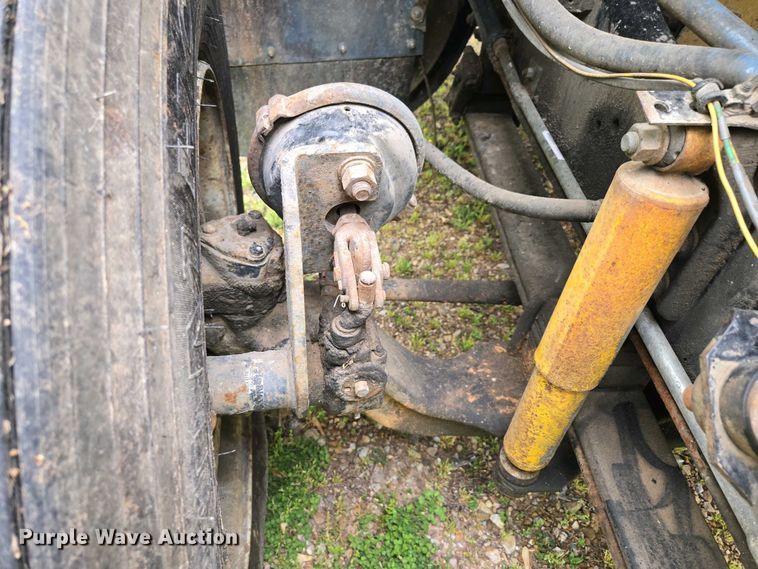 image for item DP6340 1996 Volvo semi truck