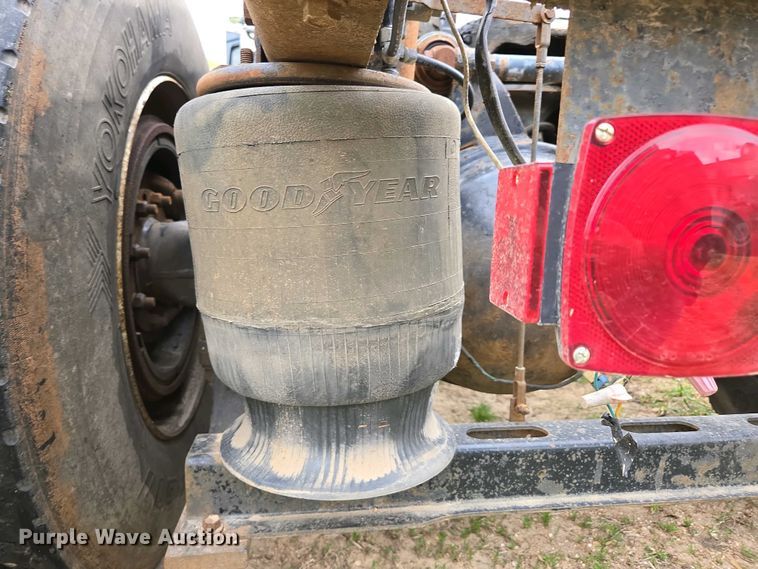 image for item DP6340 1996 Volvo semi truck