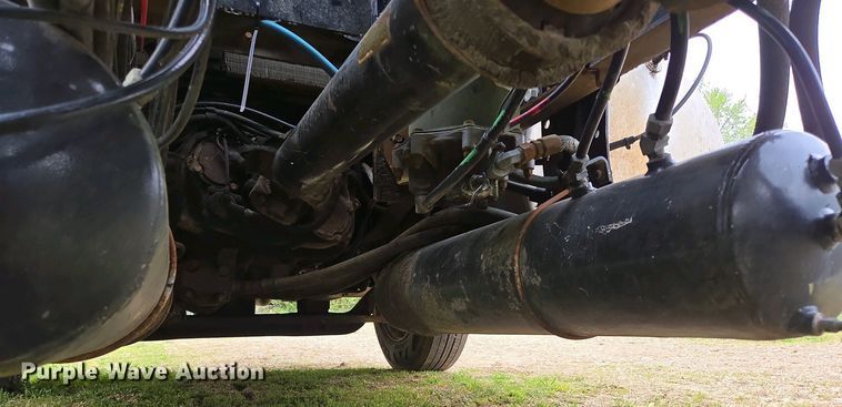 image for item DP6340 1996 Volvo semi truck