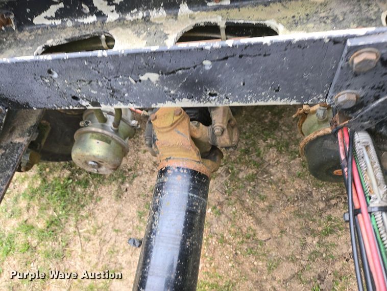 image for item DP6340 1996 Volvo semi truck