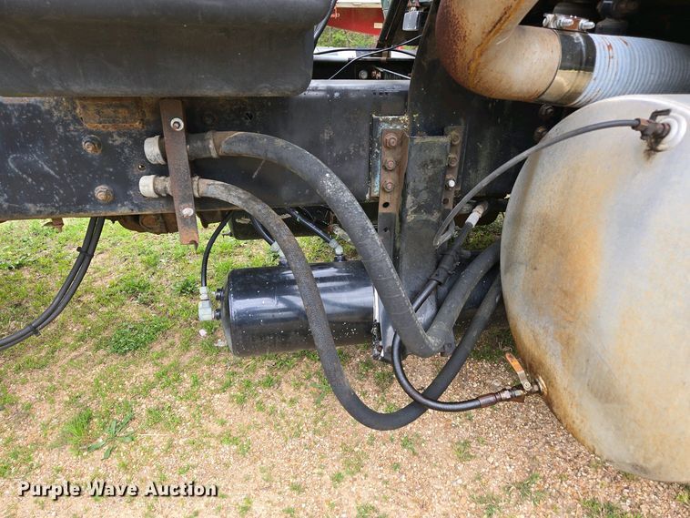 image for item DP6340 1996 Volvo semi truck