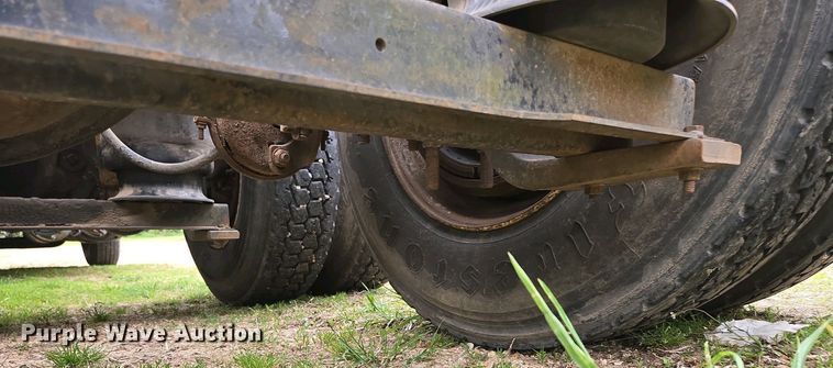 image for item DP6340 1996 Volvo semi truck