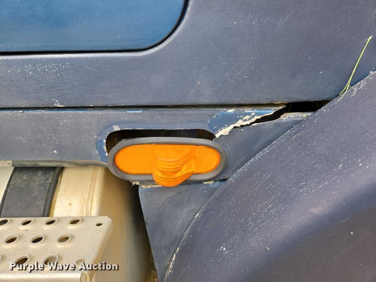 image for item DP6340 1996 Volvo semi truck