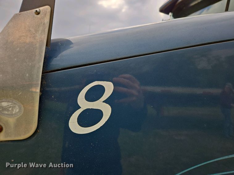 image for item DP6340 1996 Volvo semi truck