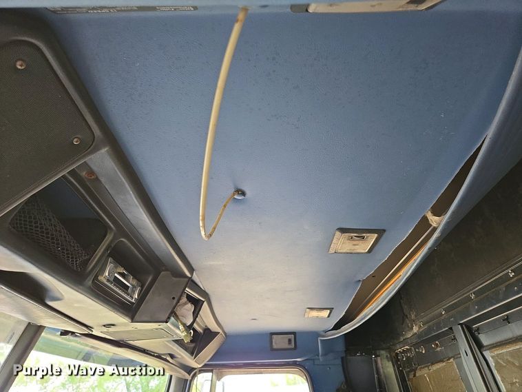 image for item DP6340 1996 Volvo semi truck