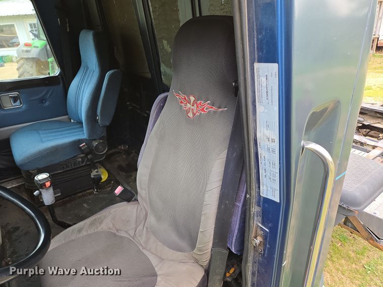 image for item DP6340 1996 Volvo semi truck