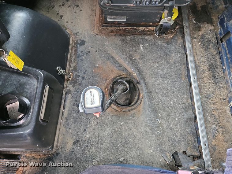 image for item DP6340 1996 Volvo semi truck