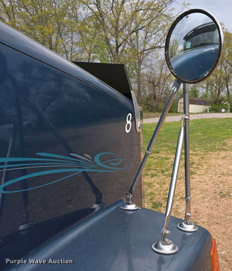 image for item DP6340 1996 Volvo semi truck