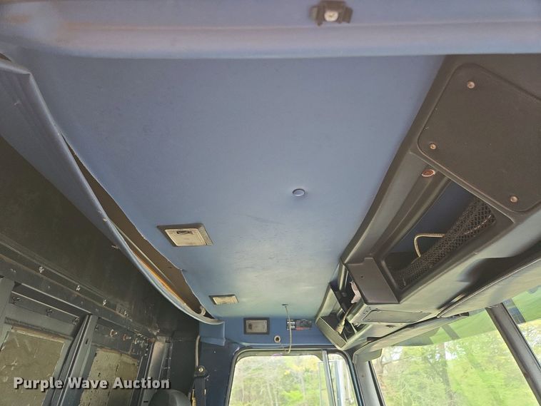 image for item DP6340 1996 Volvo semi truck