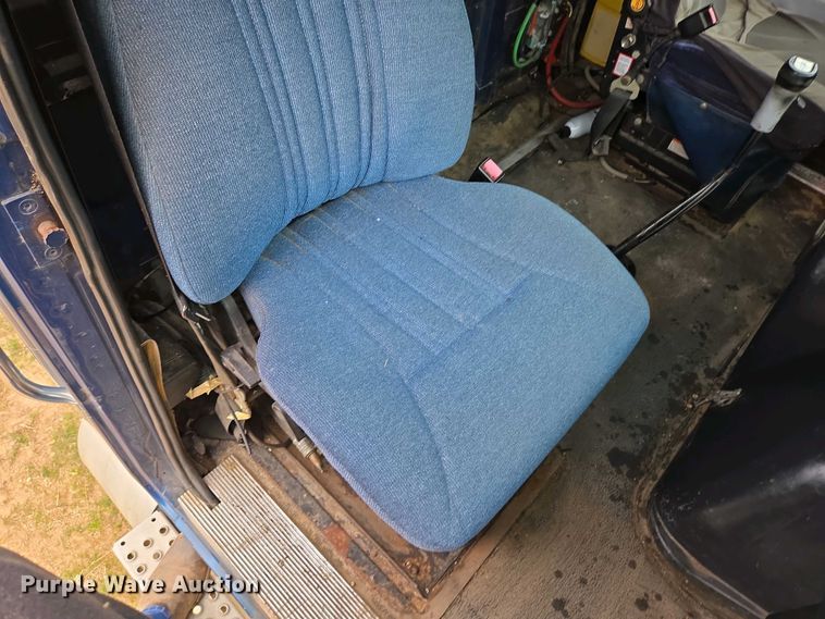 image for item DP6340 1996 Volvo semi truck