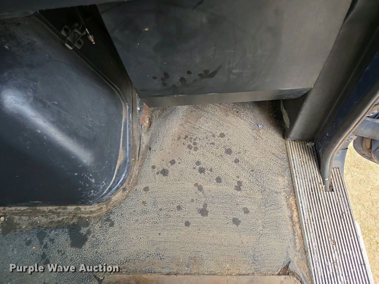 image for item DP6340 1996 Volvo semi truck