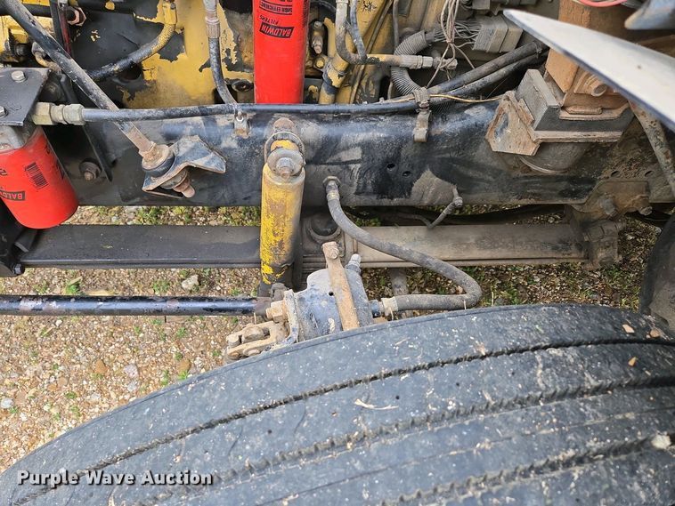 image for item DP6340 1996 Volvo semi truck