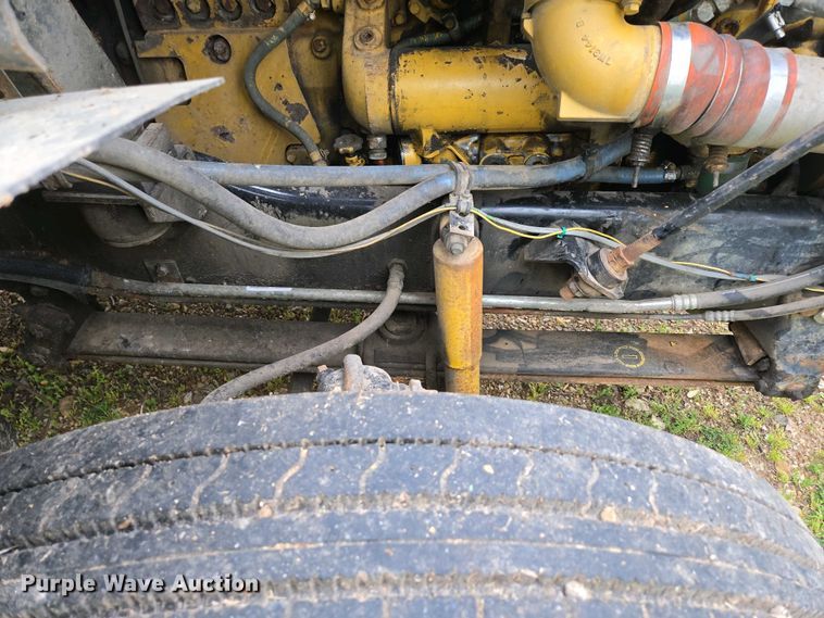 image for item DP6340 1996 Volvo semi truck