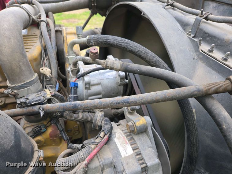 image for item DP6340 1996 Volvo semi truck