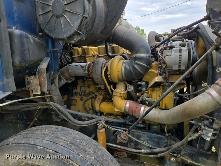 image for item DP6340 1996 Volvo semi truck