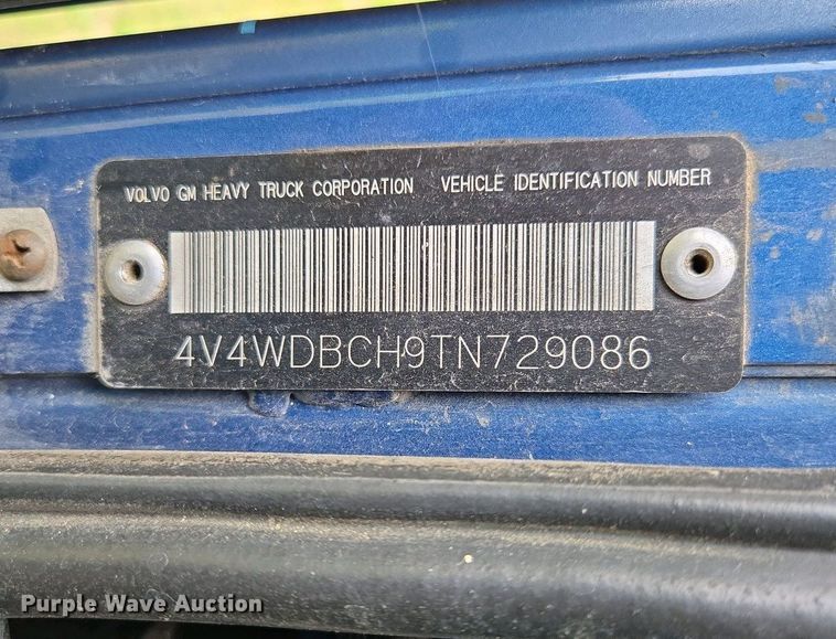 image for item DP6340 1996 Volvo semi truck