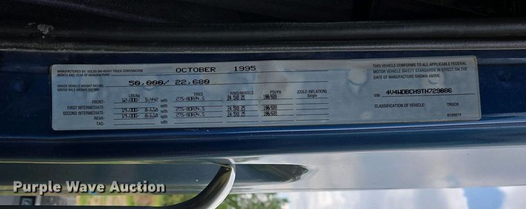 image for item DP6340 1996 Volvo semi truck