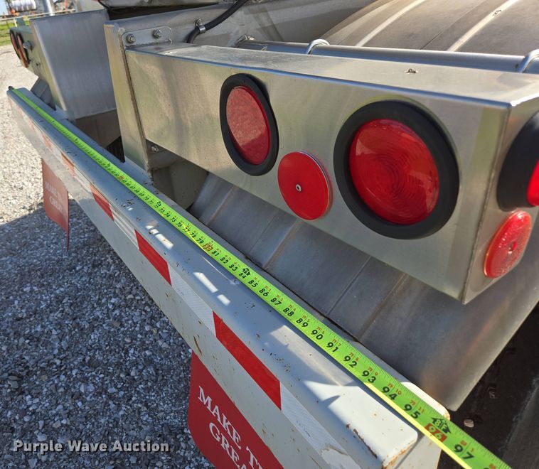 image for item DP6346 1994 Polar tank trailer