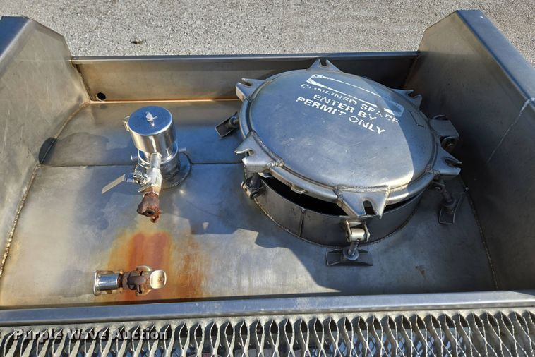 image for item DP6346 1994 Polar tank trailer