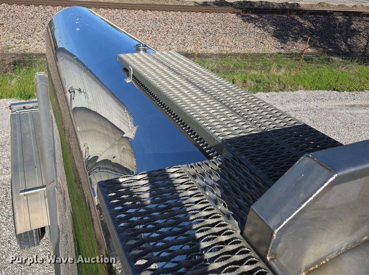 image for item DP6346 1994 Polar tank trailer