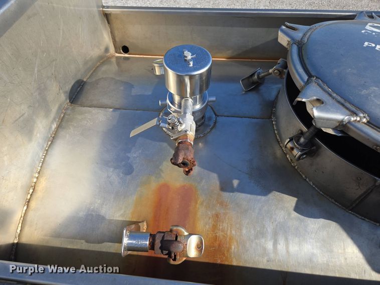 image for item DP6346 1994 Polar tank trailer