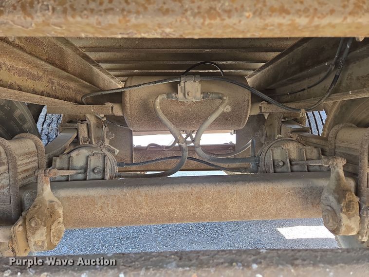 image for item DP6348 1986 Fruehauf FBX-F2-48 dry van trailer