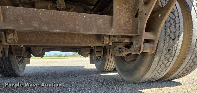 image for item DP6348 1986 Fruehauf FBX-F2-48 dry van trailer