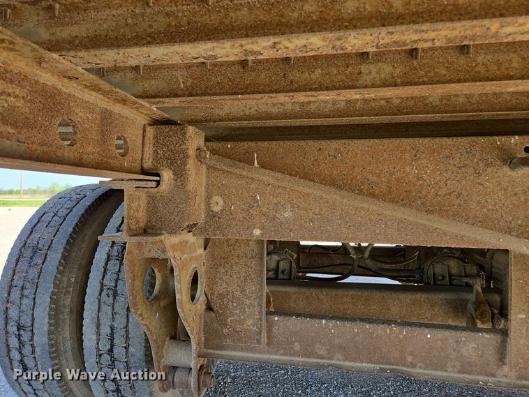 image for item DP6348 1986 Fruehauf FBX-F2-48 dry van trailer