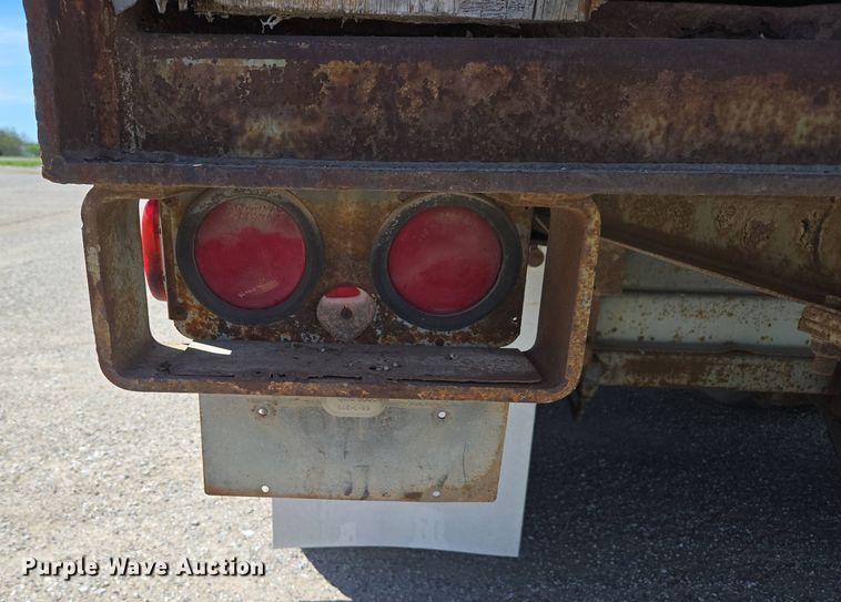 image for item DP6348 1986 Fruehauf FBX-F2-48 dry van trailer