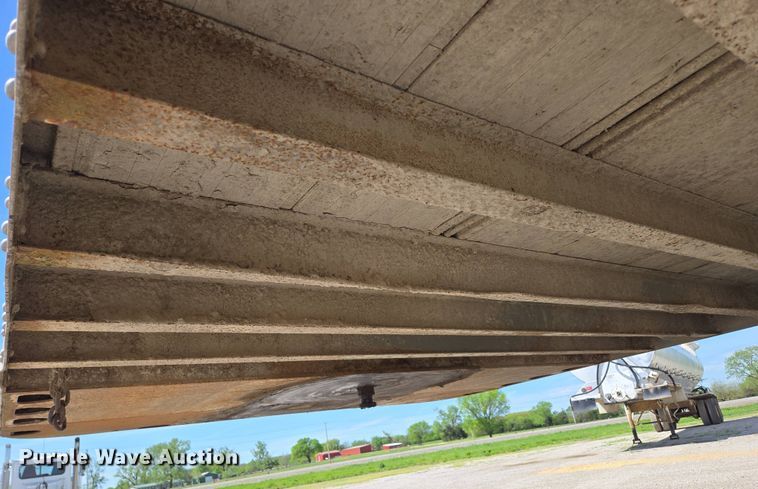 image for item DP6348 1986 Fruehauf FBX-F2-48 dry van trailer