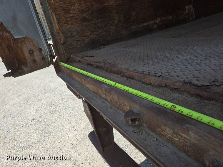 image for item DP6348 1986 Fruehauf FBX-F2-48 dry van trailer