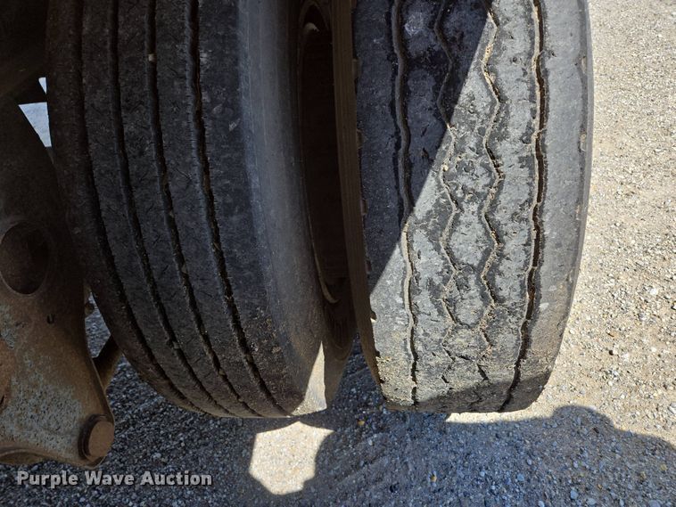 image for item DP6348 1986 Fruehauf FBX-F2-48 dry van trailer