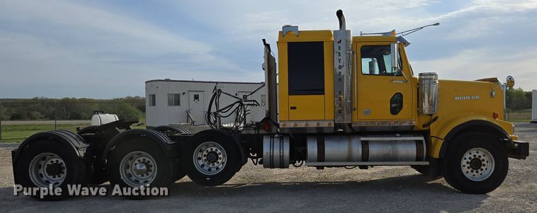 image for item DP6351 2007 Western Star 4900FA semi truck