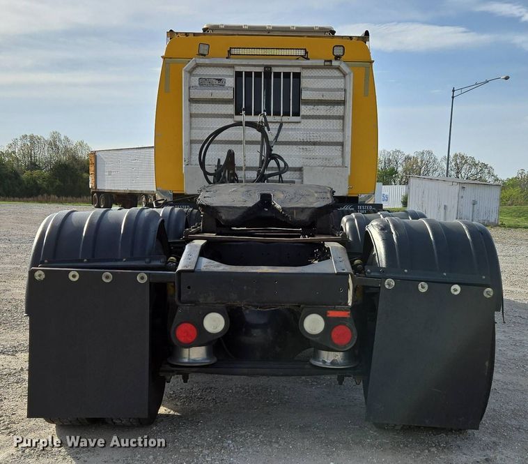 image for item DP6351 2007 Western Star 4900FA semi truck