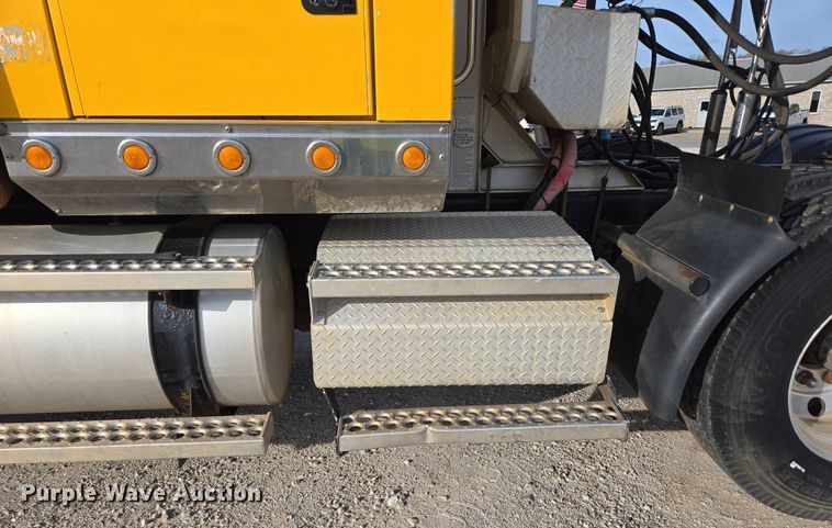 image for item DP6351 2007 Western Star 4900FA semi truck