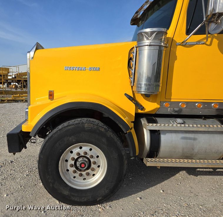 image for item DP6351 2007 Western Star 4900FA semi truck