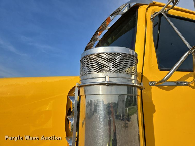 image for item DP6351 2007 Western Star 4900FA semi truck