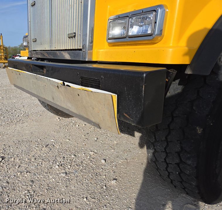 image for item DP6351 2007 Western Star 4900FA semi truck