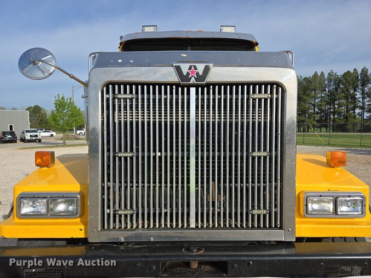 image for item DP6351 2007 Western Star 4900FA semi truck