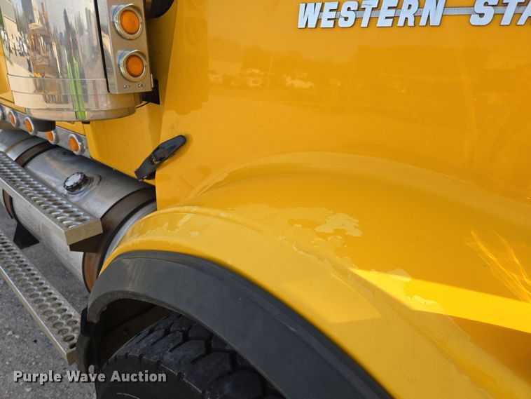 image for item DP6351 2007 Western Star 4900FA semi truck