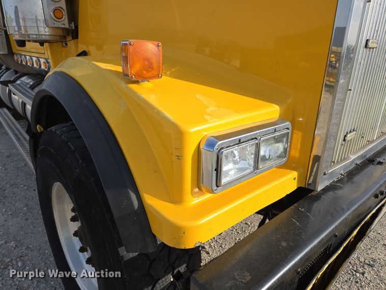image for item DP6351 2007 Western Star 4900FA semi truck