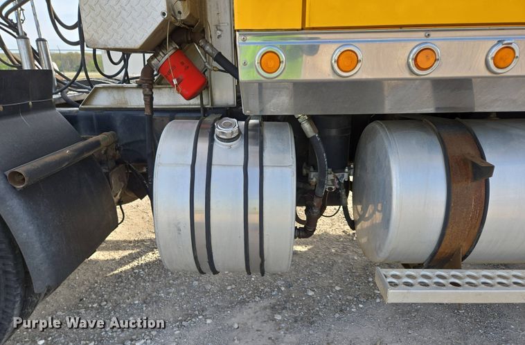 image for item DP6351 2007 Western Star 4900FA semi truck