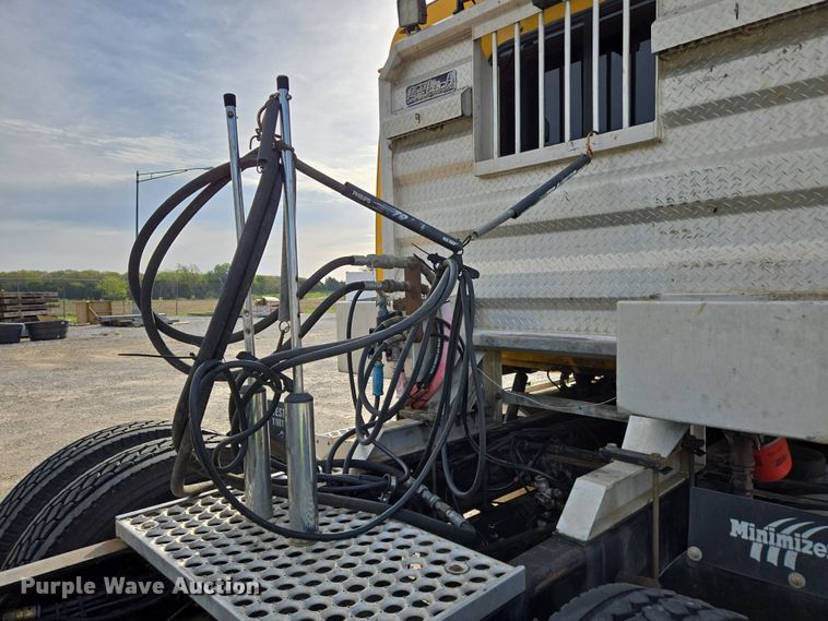 image for item DP6351 2007 Western Star 4900FA semi truck