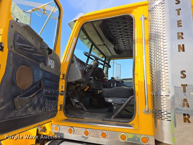 image for item DP6351 2007 Western Star 4900FA semi truck