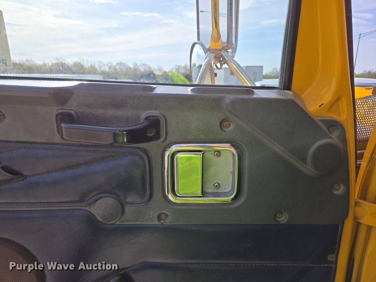 image for item DP6351 2007 Western Star 4900FA semi truck